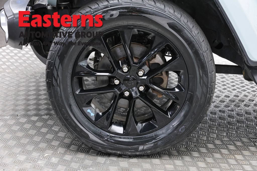 Used 2023 Jeep Wrangler Unlimited Sahara w/ Cold Weather Group AWD/4WD image 32
