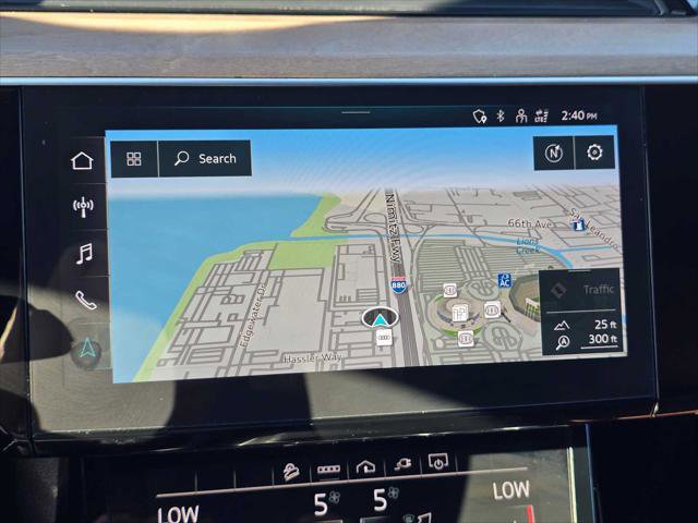 Used 2024 Audi Q8 e-tron Premium Plus image 33