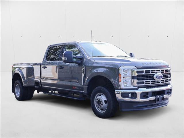 Used 2024 Ford F350 XLT image 3