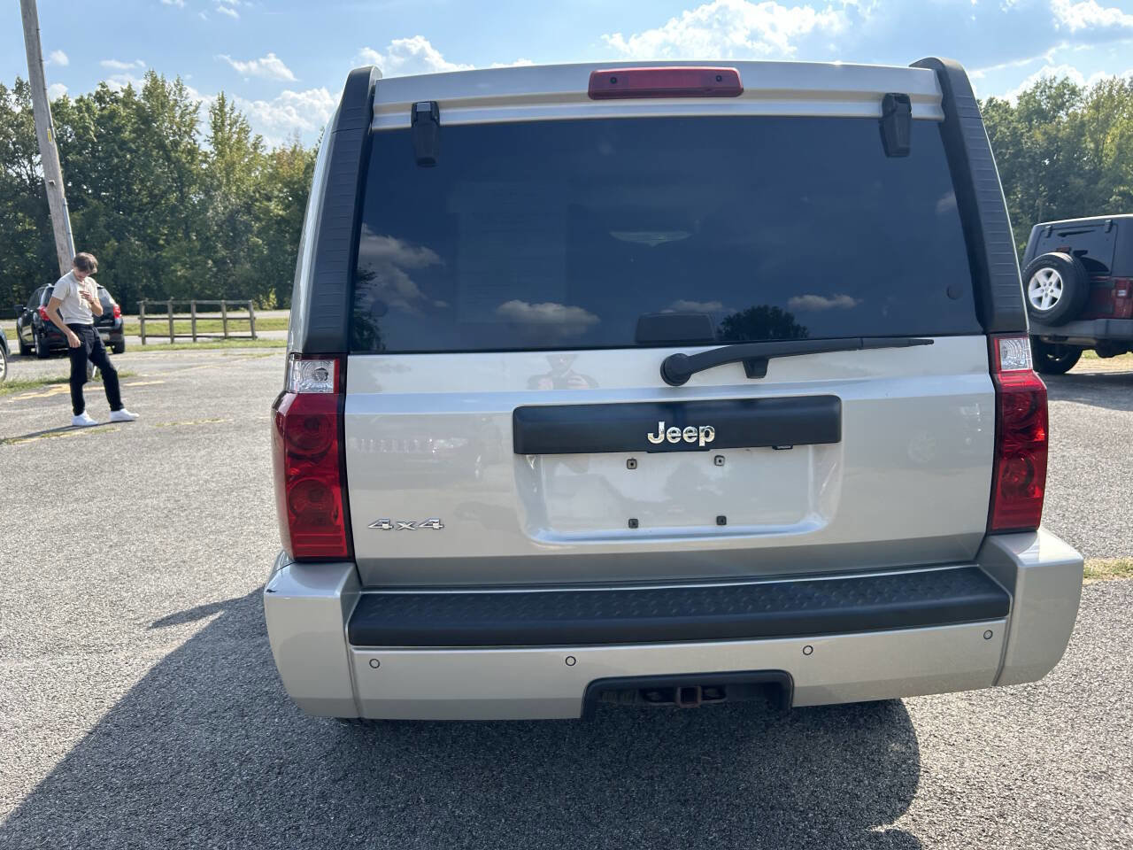 Used 2008 Jeep Commander Sport image 18