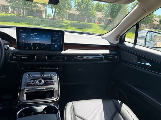 Used 2022 Lincoln Nautilus Reserve AWD/4WD image 24