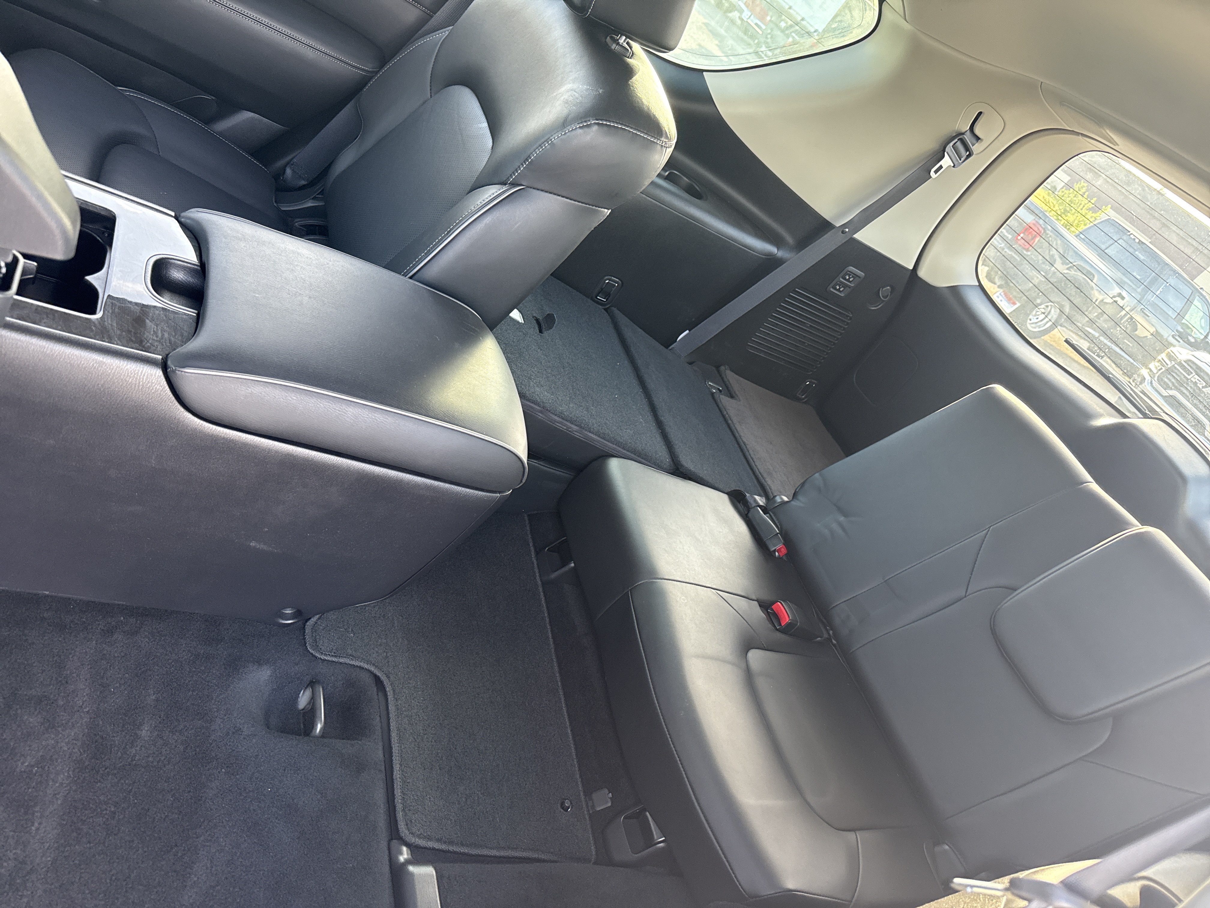 Used 2023 INFINITI QX80 Luxe w/ Cargo Package RWD image 36