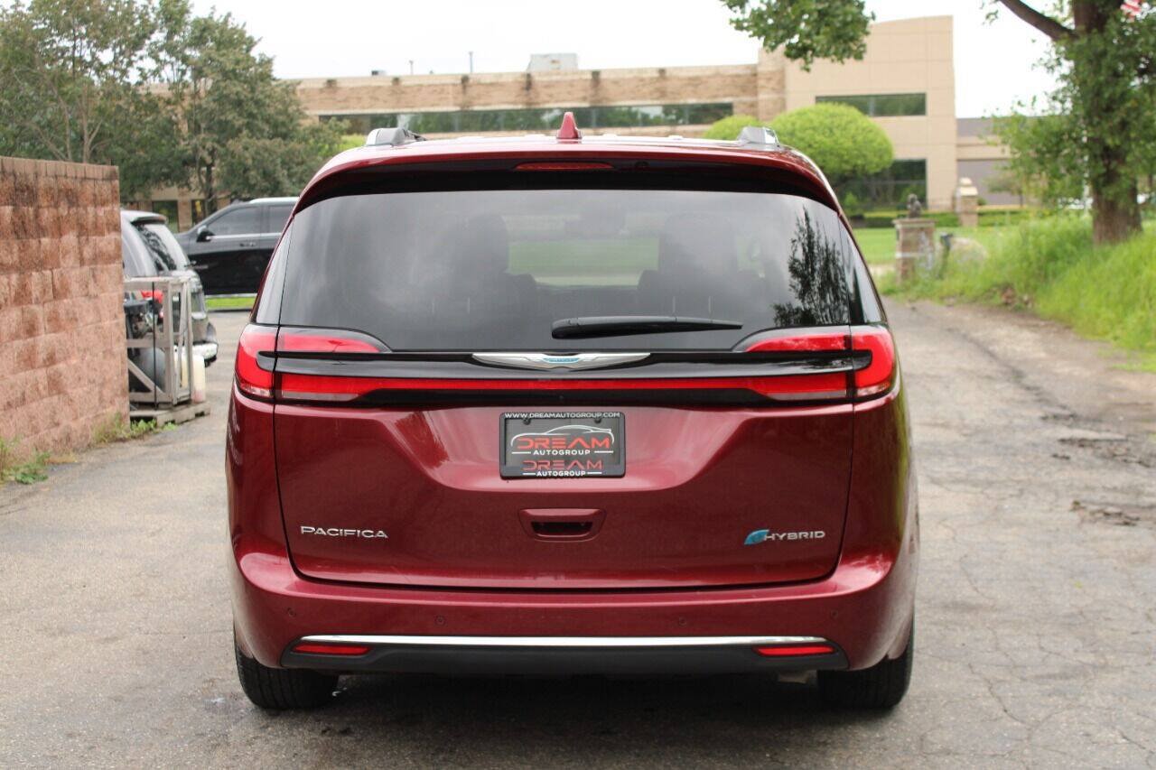 Used 2021 Chrysler Pacifica Touring-L FWD image 8