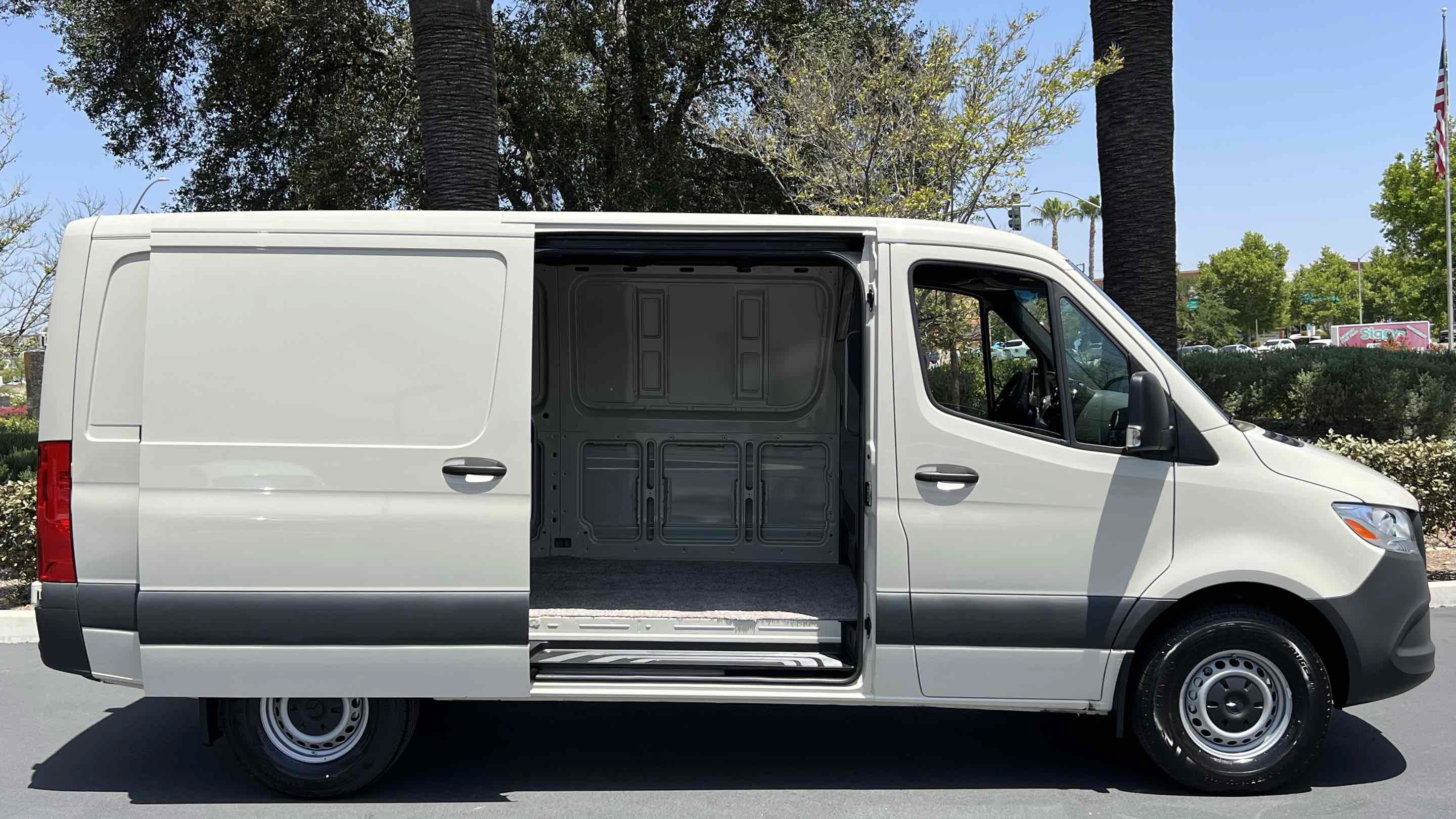 Used 2026 Mercedes-Benz Sprinter 2500 image 17