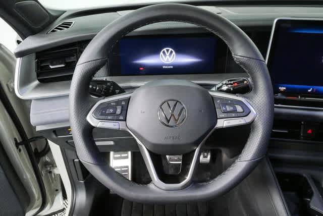 New 2026 Volkswagen Tiguan SE R-Line FWD image 10