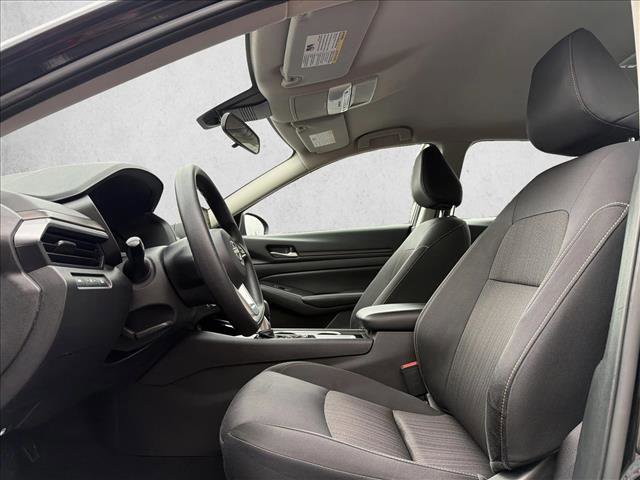 Used 2024 Nissan Altima 2.5 SV image 11