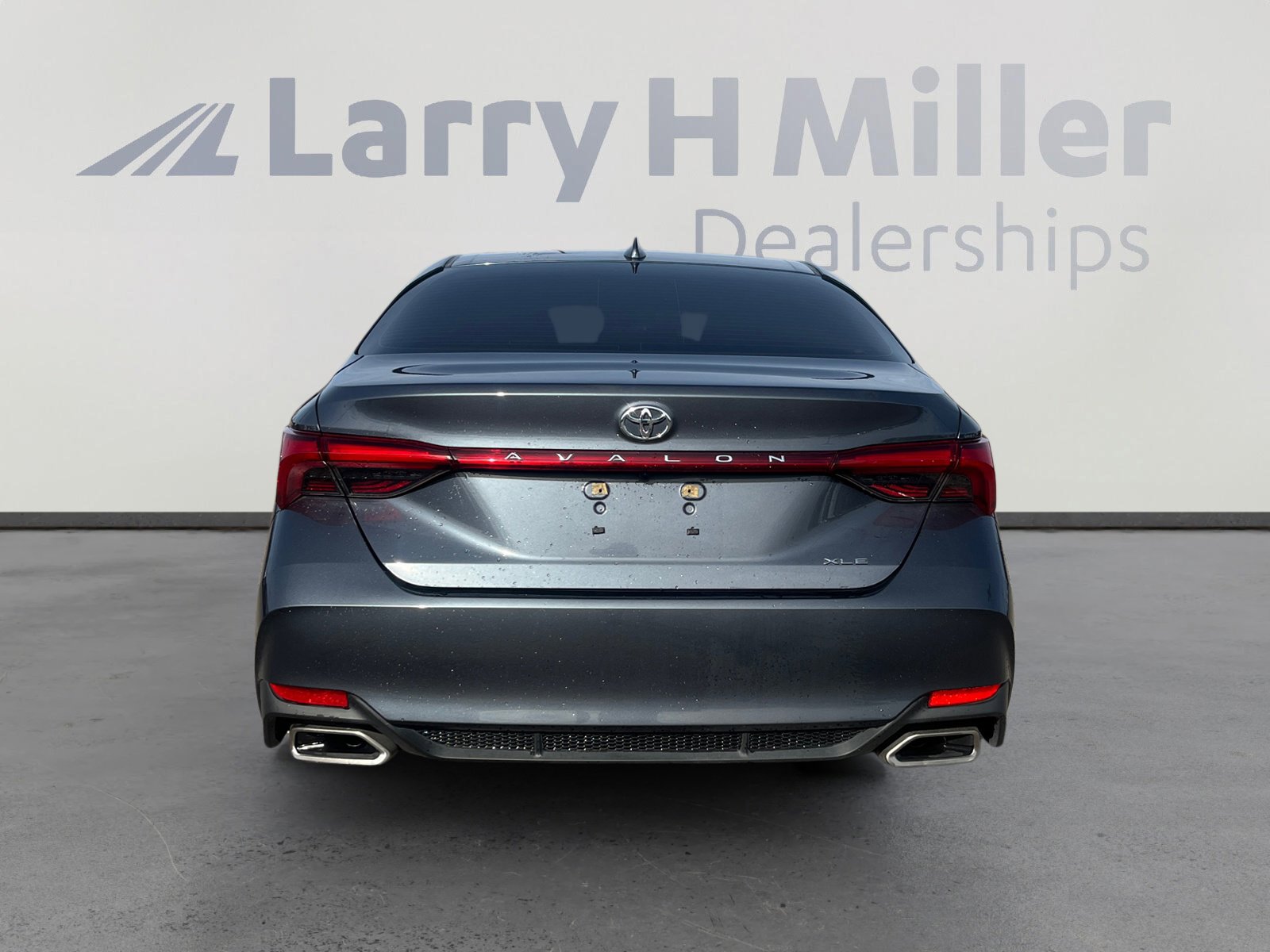 Used 2020 Toyota Avalon XLE image 4