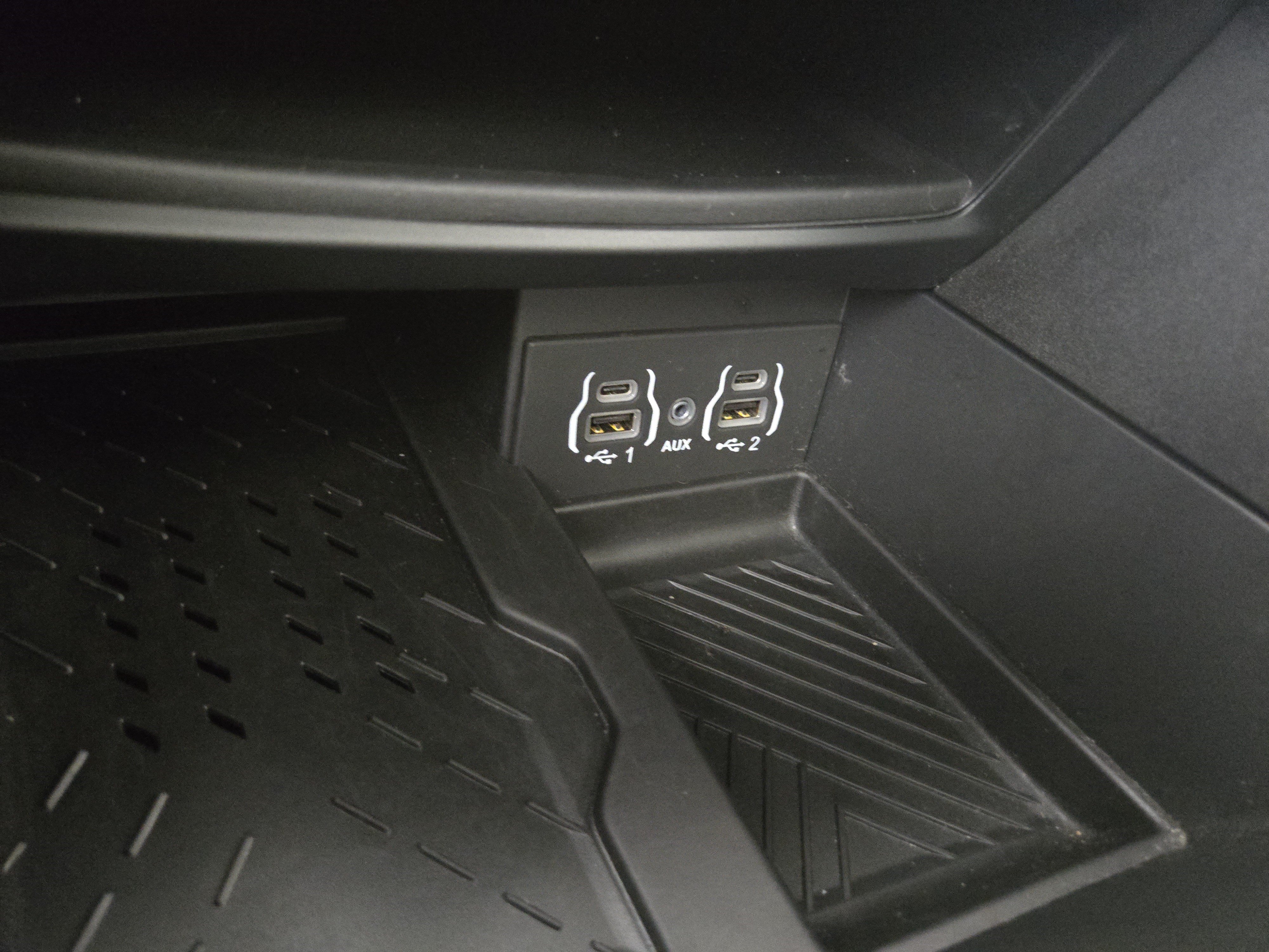 Used 2025 Chrysler Pacifica Limited FWD image 29