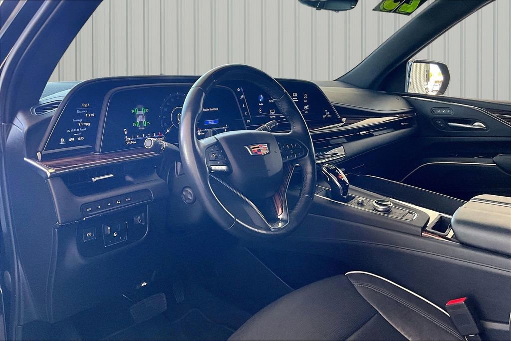 Used 2023 Cadillac Escalade Premium Luxury w/ Performance Package AWD/4WD image 4