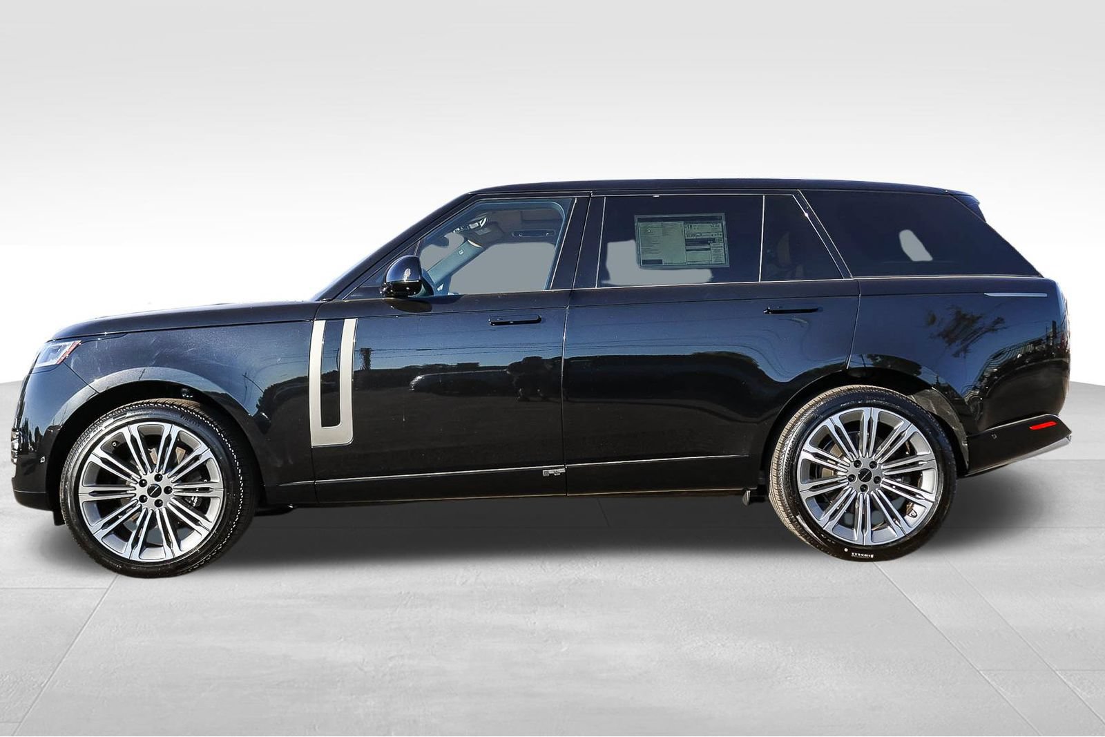 New 2026 Land Rover Range Rover Long Wheelbase SE AWD/4WD image 8
