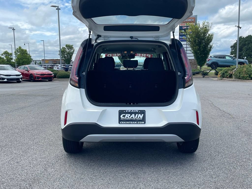 Used 2023 Kia Soul LX w/ Option Group 015 FWD image 7