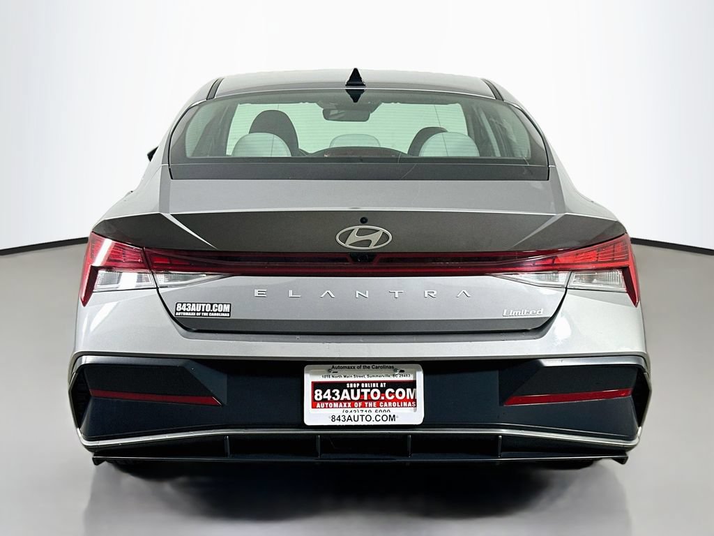 Used 2025 Hyundai Elantra Limited FWD image 6