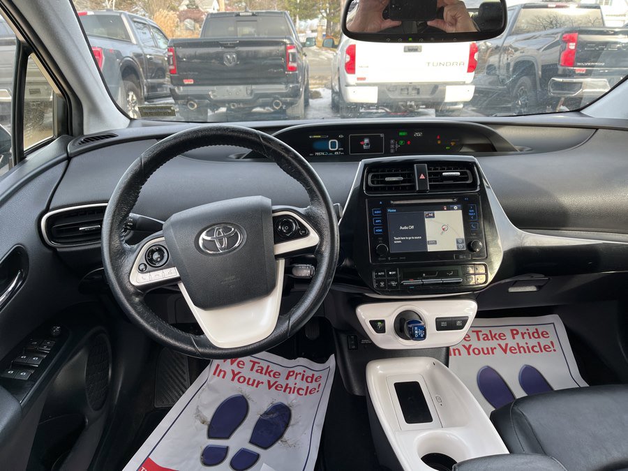 Used 2016 Toyota Prius Four Touring FWD image 7