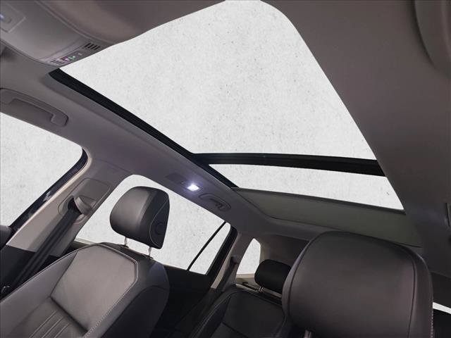 Used 2024 Volkswagen Tiguan SE w/ Panoramic Sunroof Package AWD/4WD image 30