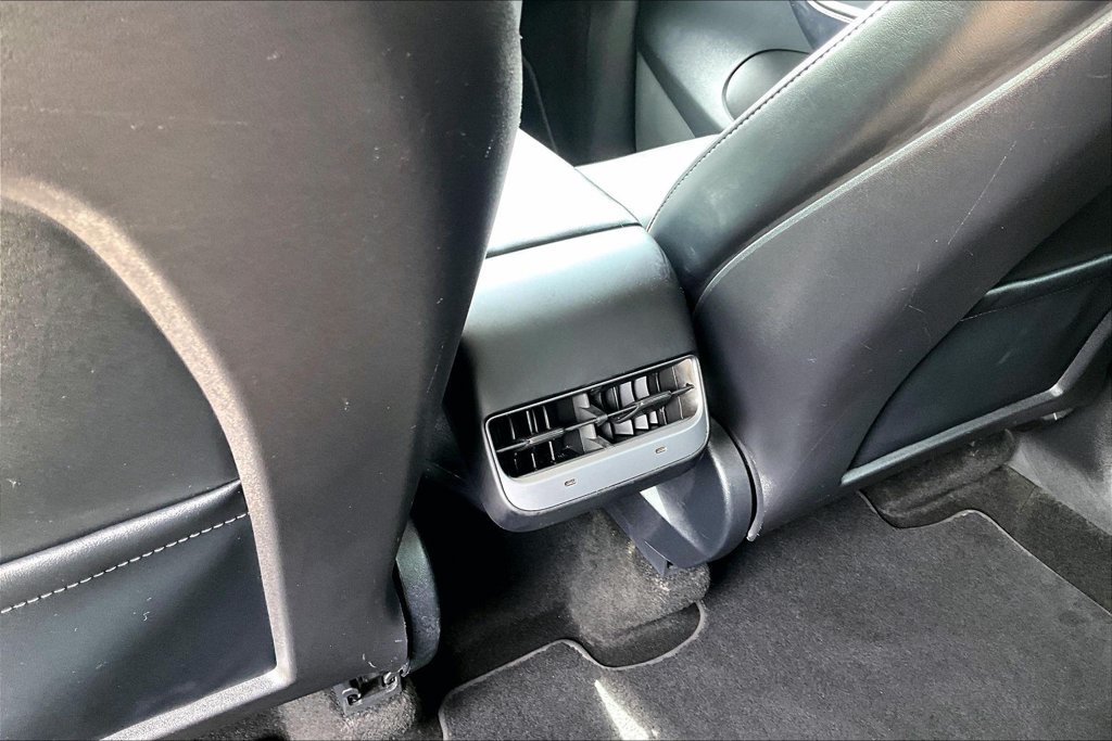 Used 2022 Tesla Model Y Performance AWD/4WD image 31