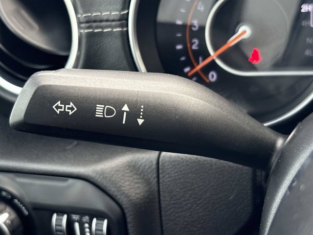 Used 2021 Jeep Wrangler Unlimited Sahara AWD/4WD image 29