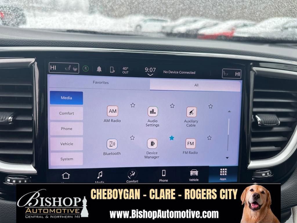 Used 2024 Chrysler Pacifica Touring-L FWD image 36