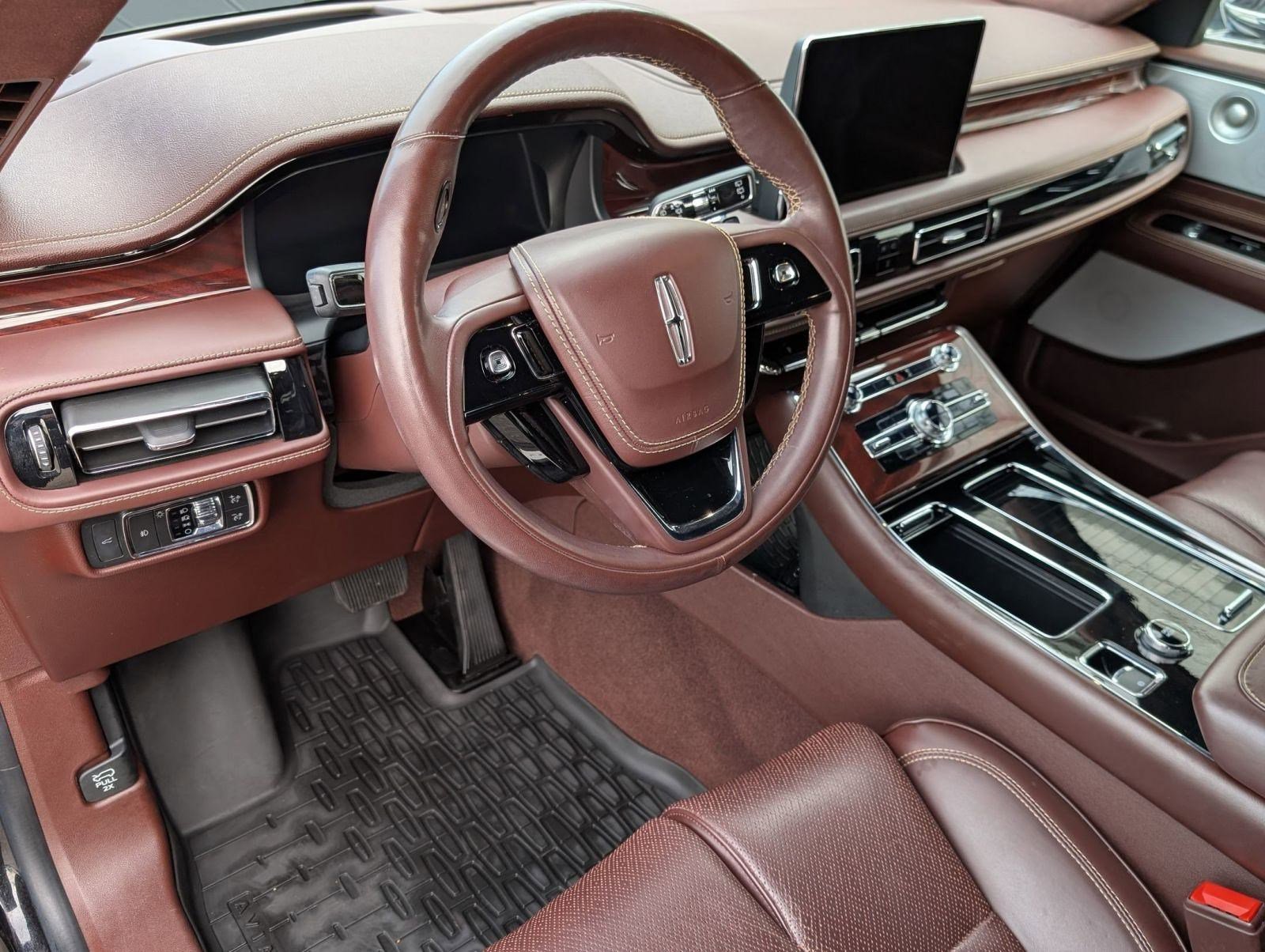 Used 2022 Lincoln Aviator Black Label w/ Dynamic Handling Package image 4