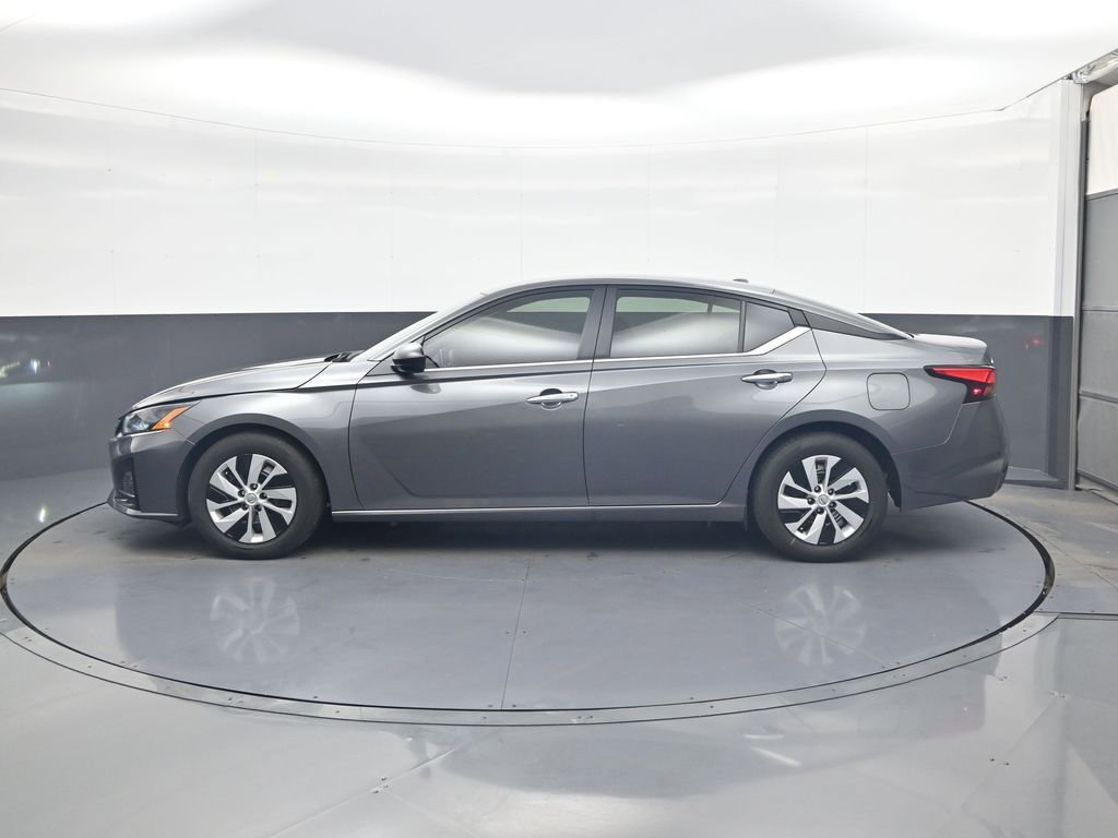 Used 2025 Nissan Altima 2.5 S image 4