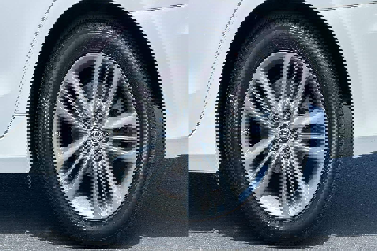 Used 2016 Toyota Camry SE FWD image 29