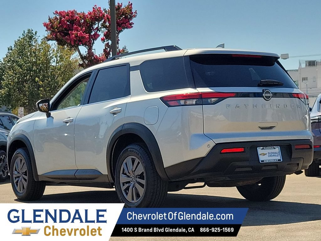 Used 2025 Nissan Pathfinder SV FWD image 13