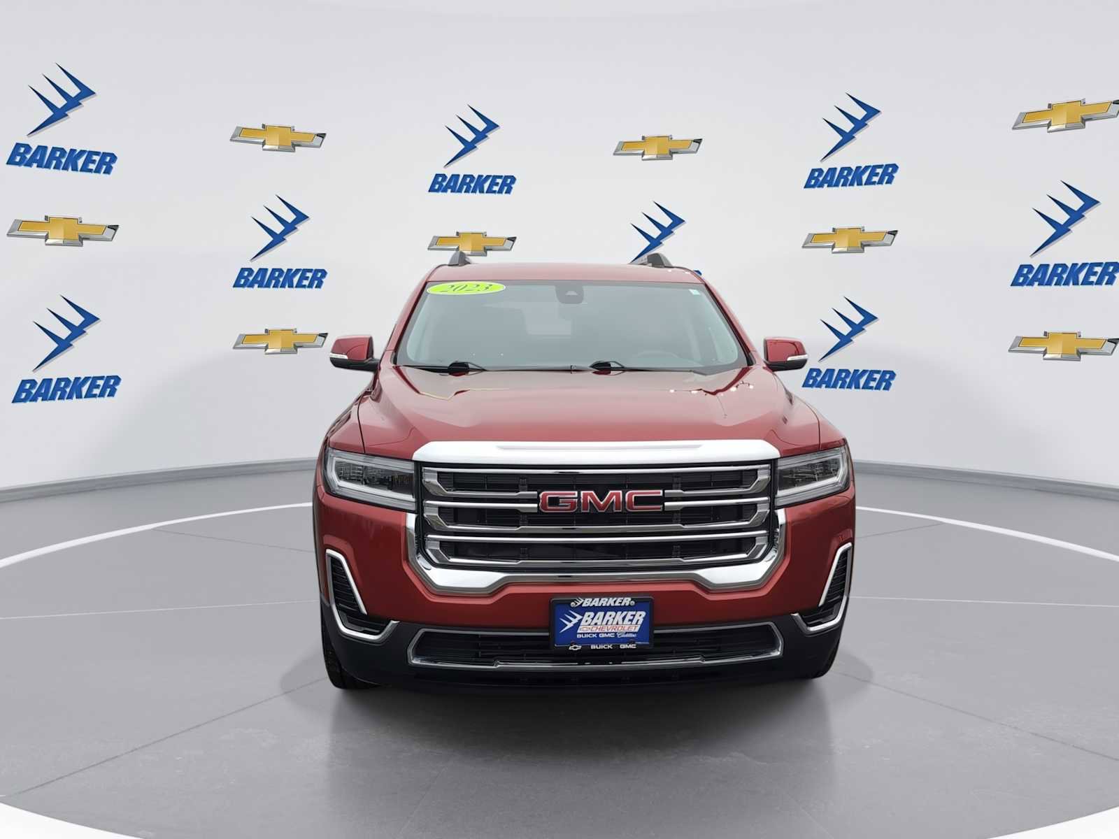 Used 2023 GMC Acadia SLE w/ Driver Convenience Package image 3