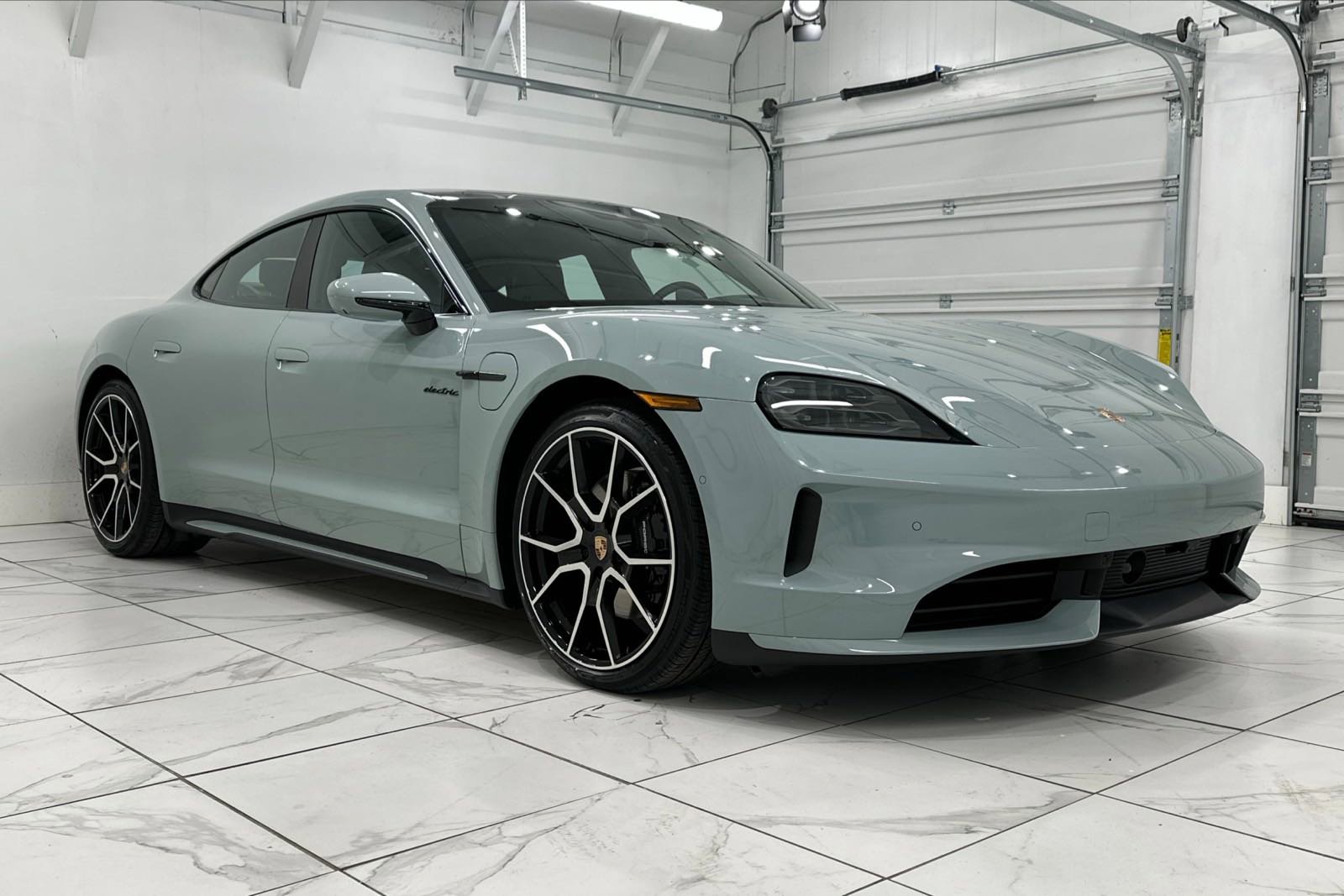 New 2025 Porsche Taycan 4S image 8