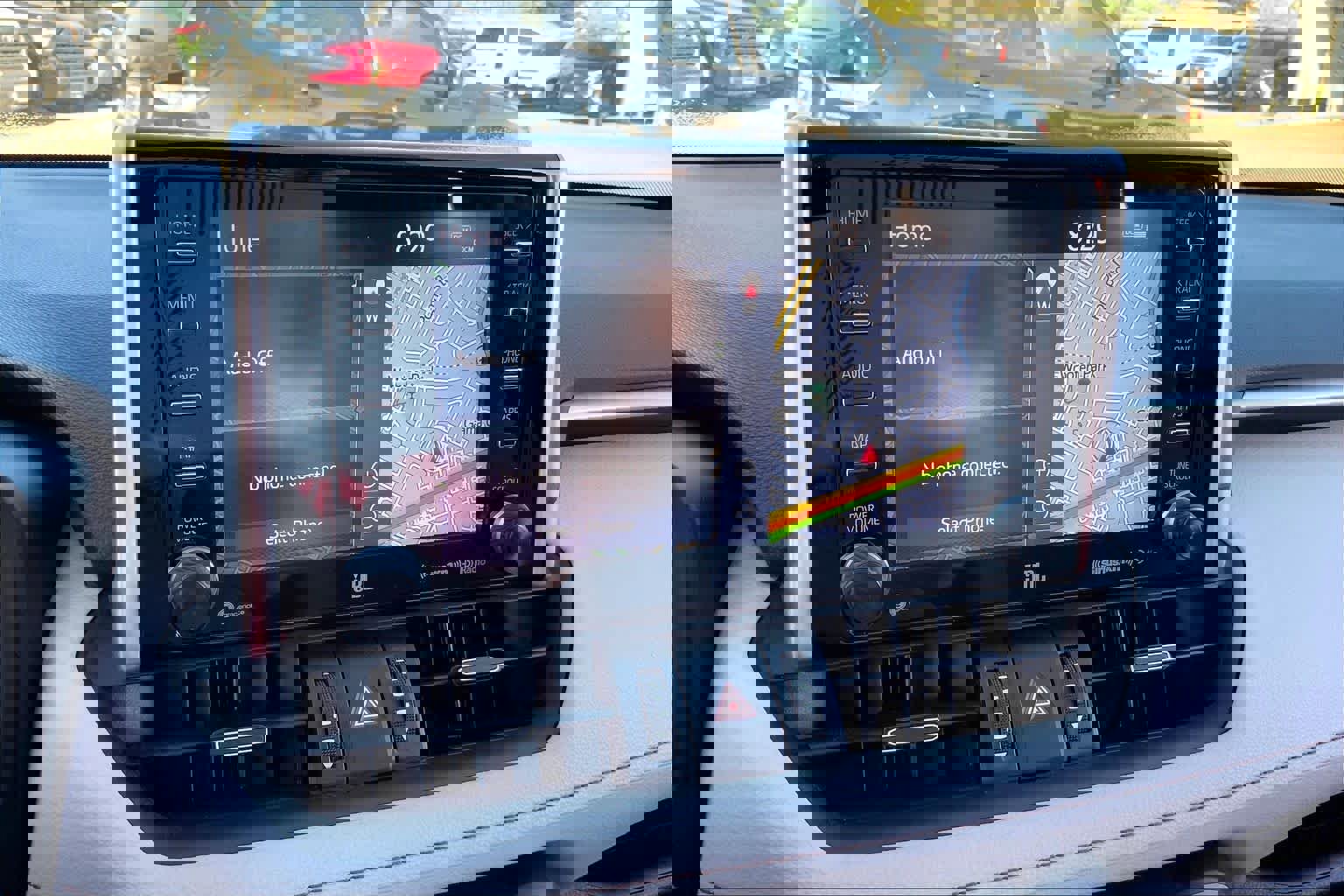 Used 2021 Toyota RAV4 Limited image 32