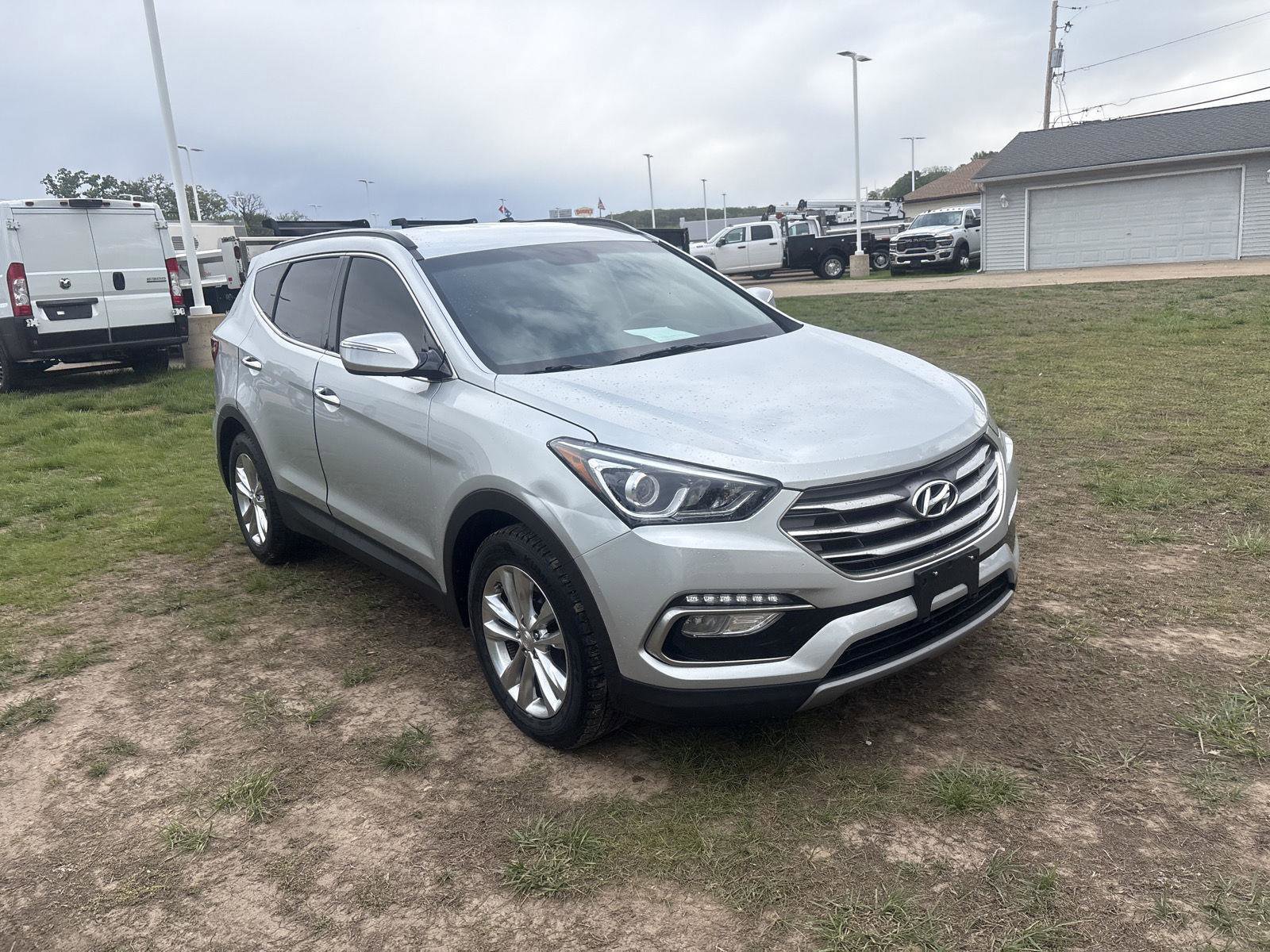 Used 2017 Hyundai Santa Fe Sport 2.0T AWD/4WD image 4