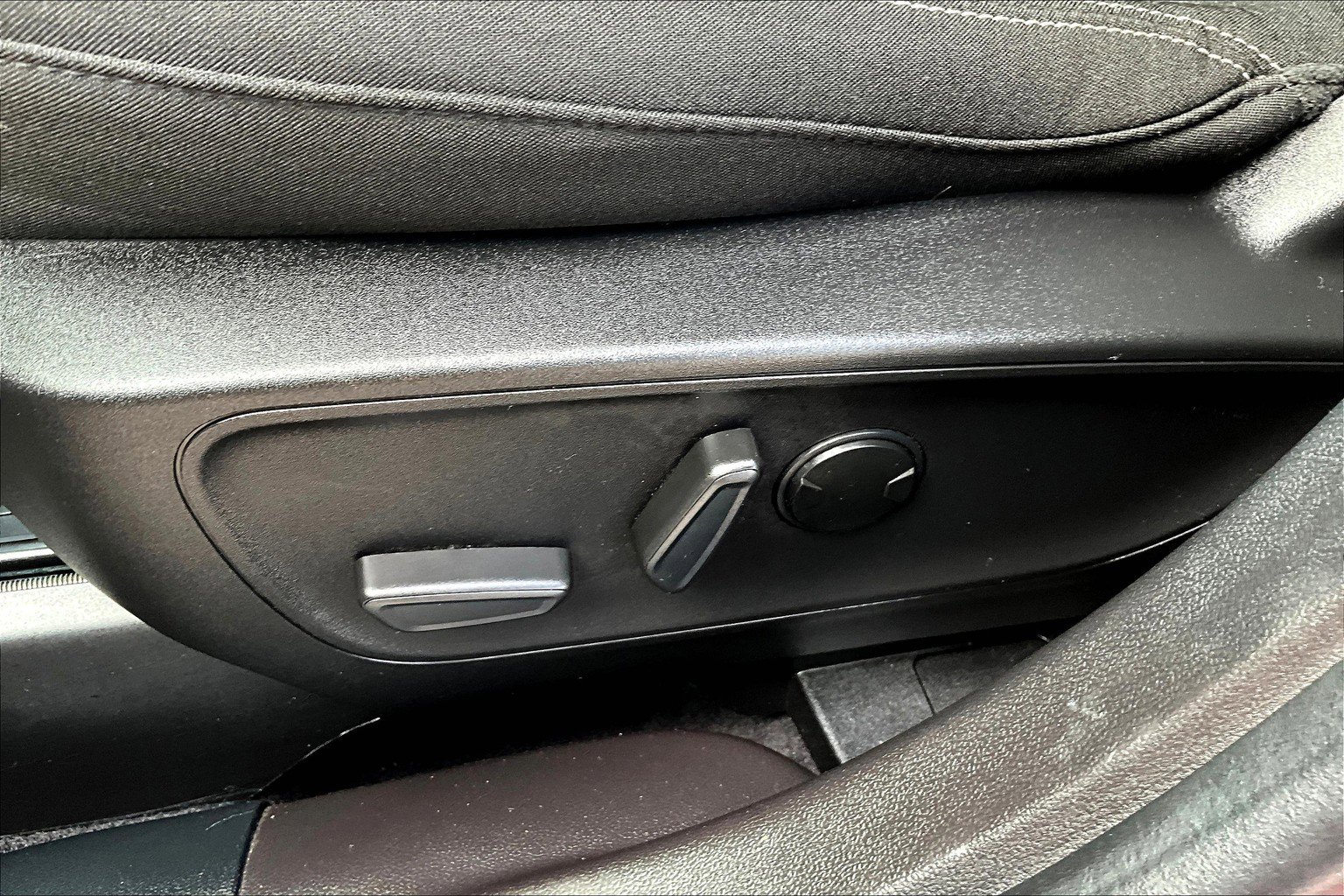 Used 2023 Ford Escape Active AWD/4WD image 35