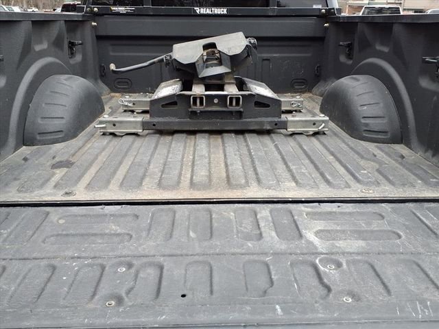 Used 2022 Ford F250 Lariat w/ Chrome Package image 6