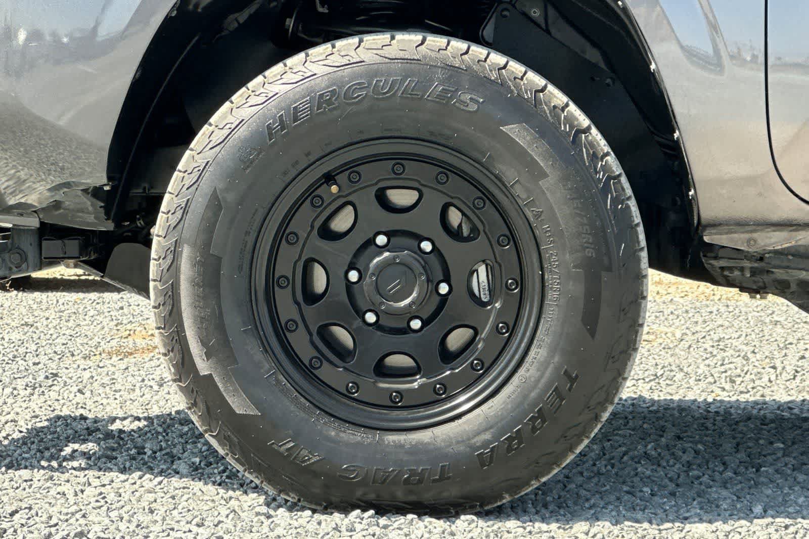Used 2021 Toyota Tacoma SR w/ SR Convenience Package RWD image 33