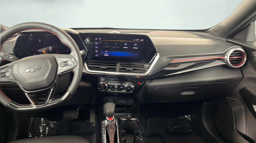 Used 2024 Chevrolet Trax RS w/ Sunroof Package FWD image 31