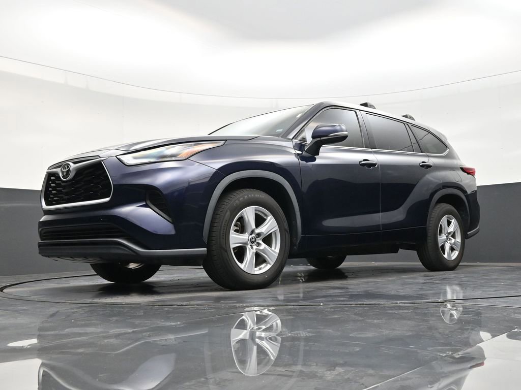 Used 2022 Toyota Highlander L FWD image 20