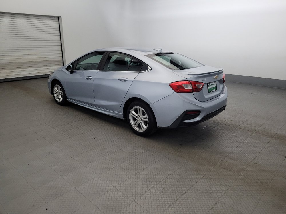 Used 2017 Chevrolet Cruze LT w/ Convenience Package FWD image 3