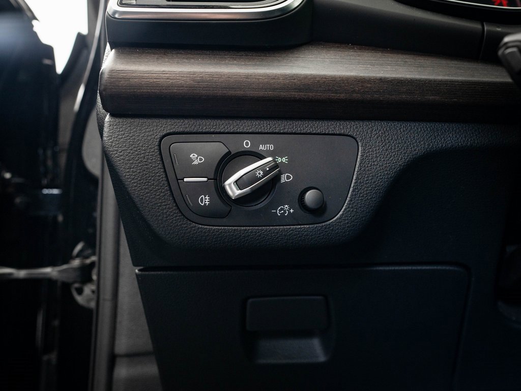 Used 2023 Audi Q5 2.0T Premium w/ Convenience Package image 42