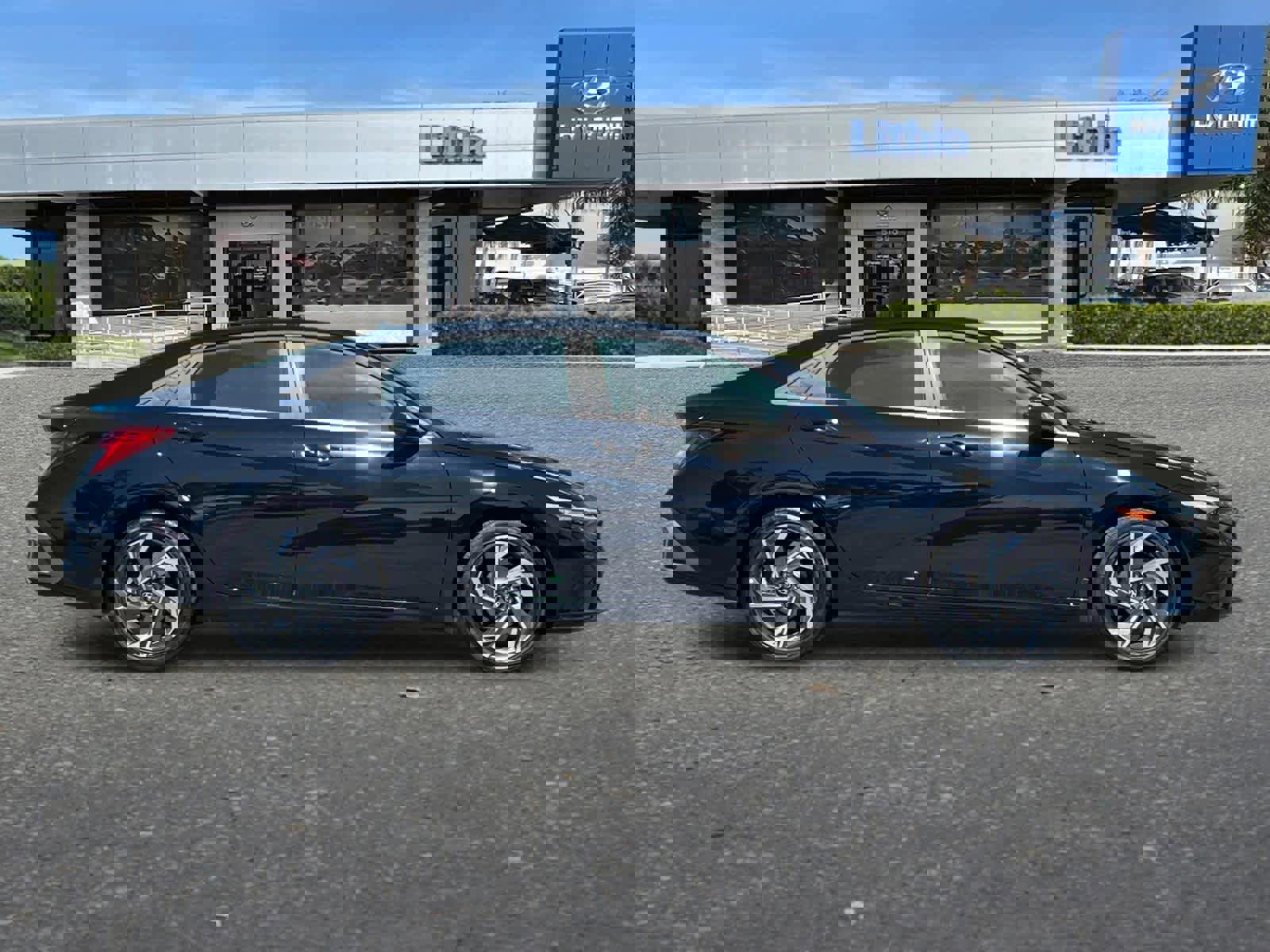 New 2025 Hyundai Elantra SEL image 9