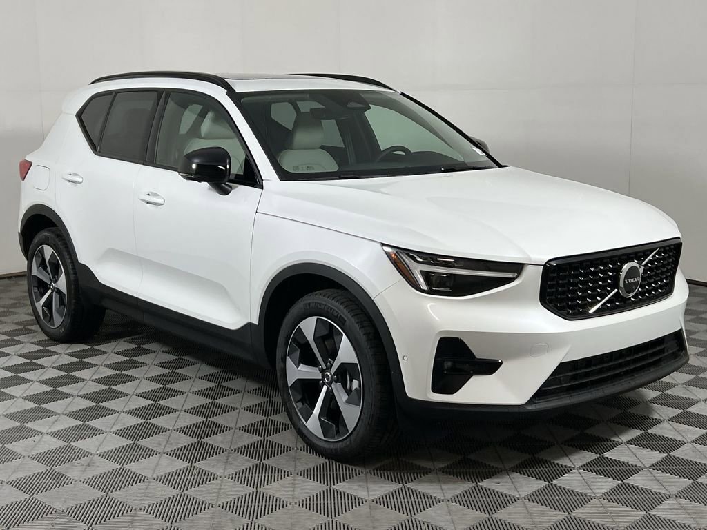 New 2026 Volvo XC40 B5 Plus w/ Protection Package Premier video 2