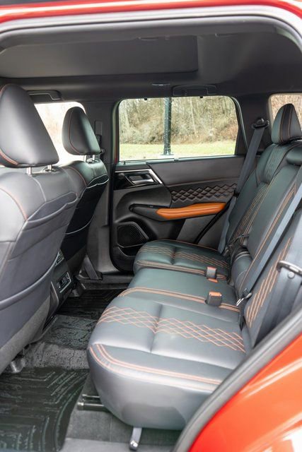 Used 2023 Mitsubishi Outlander AWD image 12