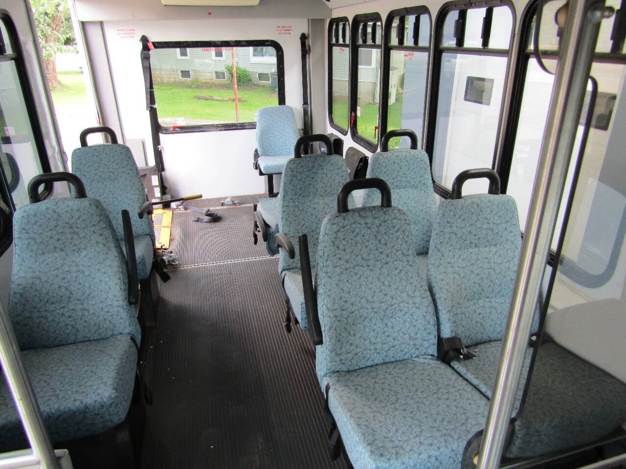 Used 2009 Ford E-350 and Econoline 350 Super Duty RWD image 4