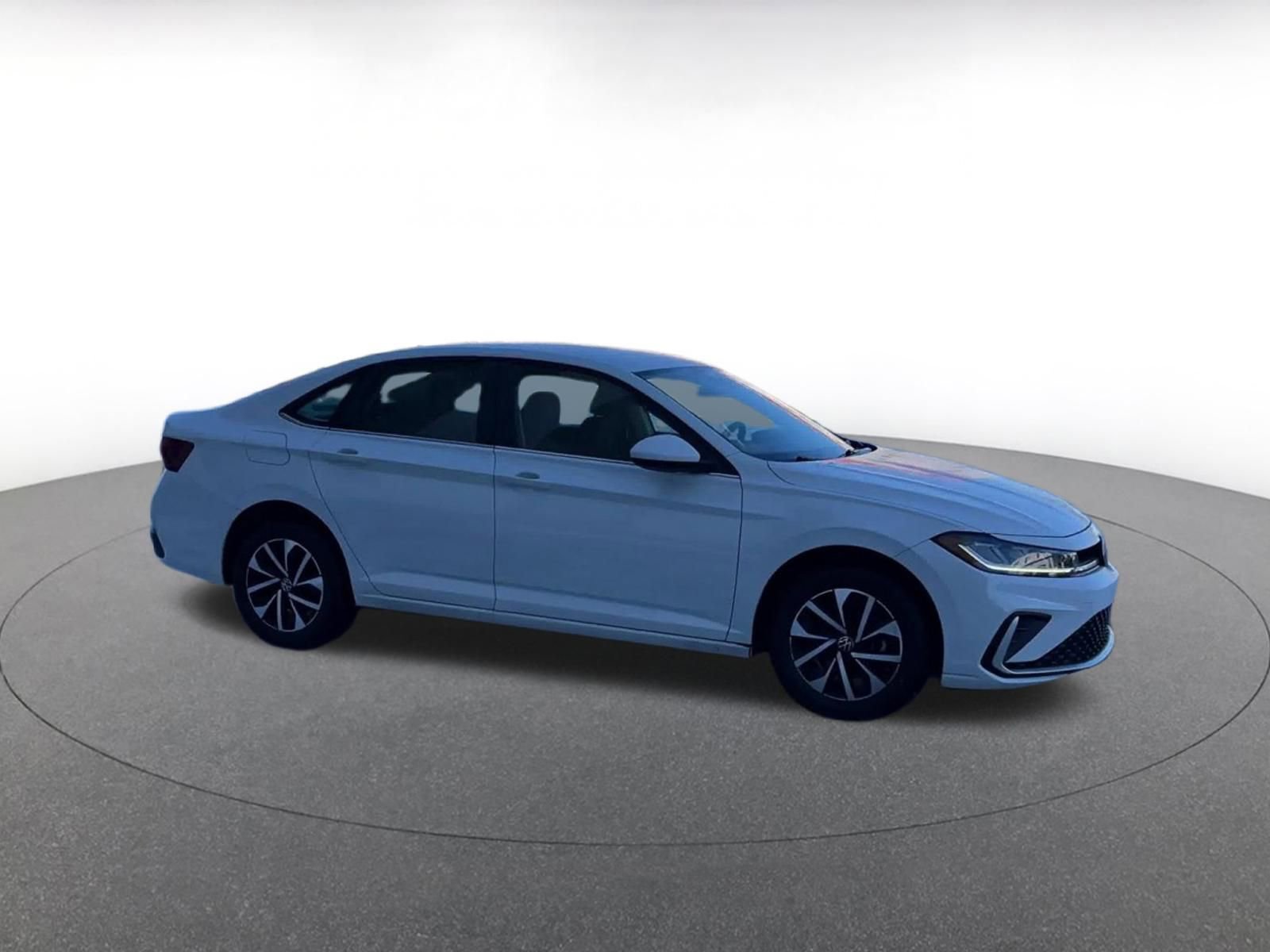 Used 2025 Volkswagen Jetta S image 2