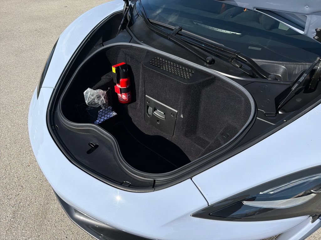 Used 2018 McLaren 570S Spider RWD image 17