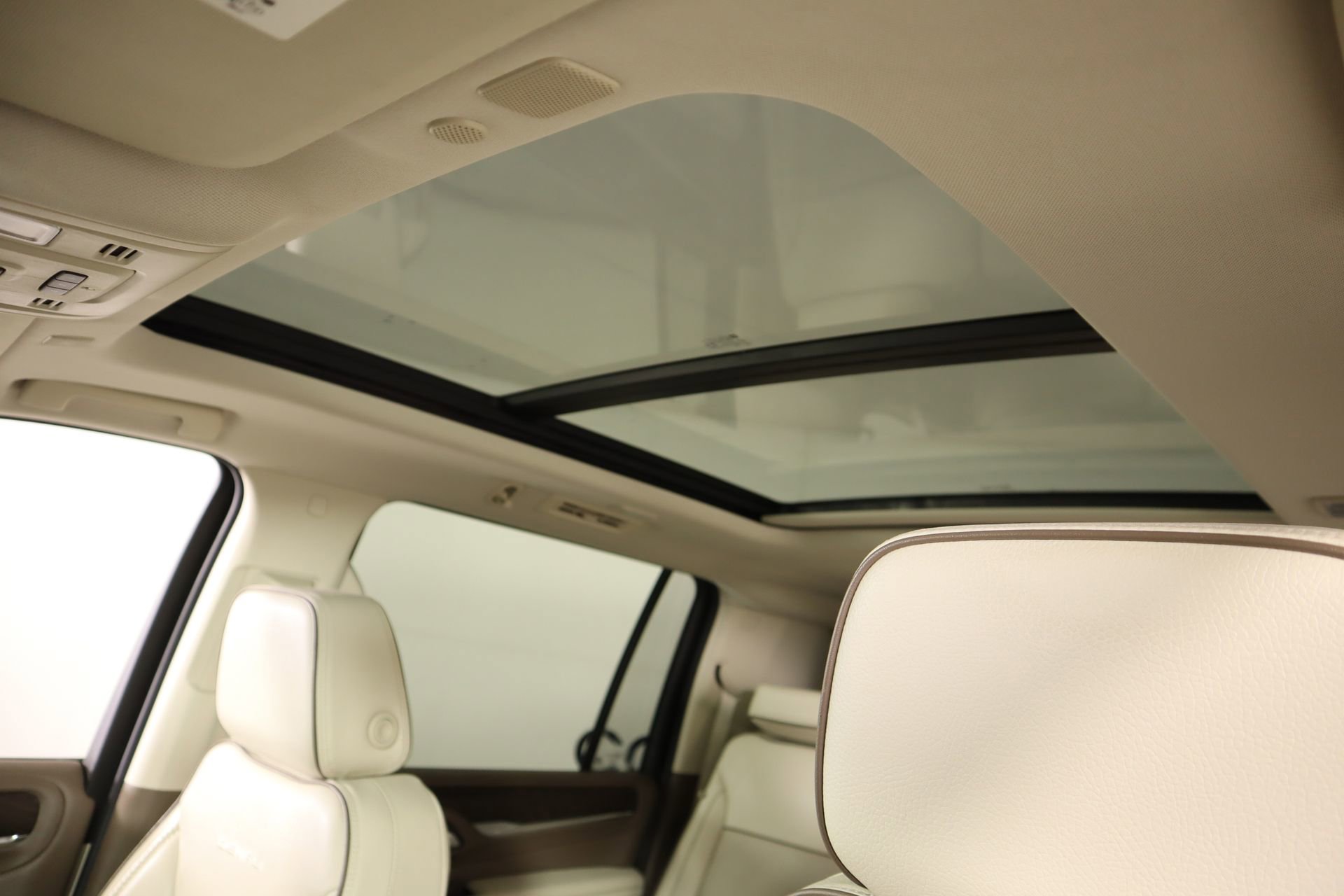 Used 2022 GMC Yukon XL Denali image 17