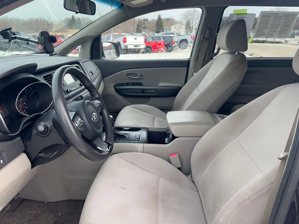 Used 2015 Kia Sedona LX w/ LX Convenience Package image 11