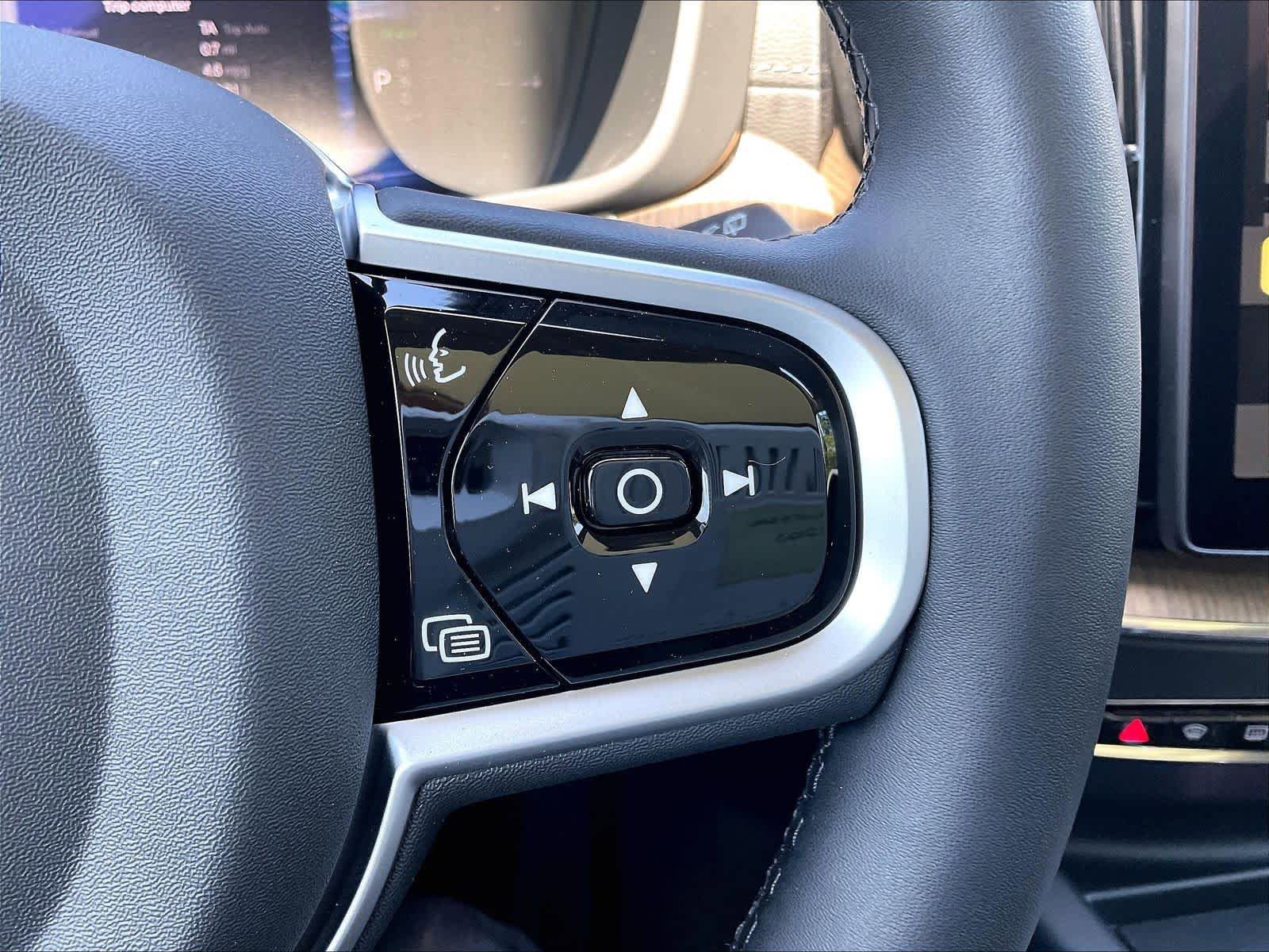 New 2026 Volvo XC60 T8 Ultra w/ Climate Package AWD/4WD image 17