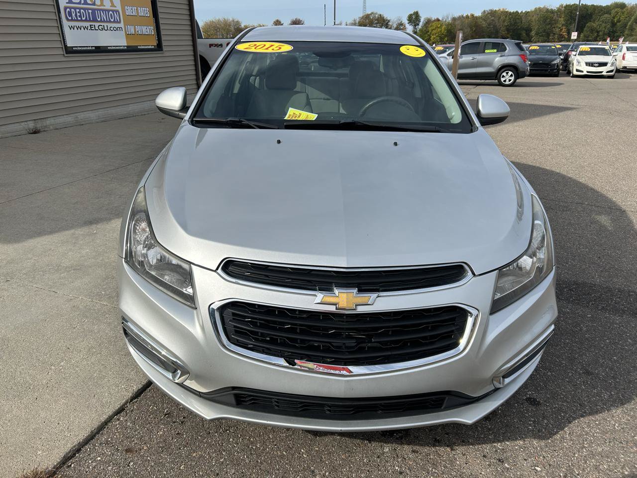 Used 2015 Chevrolet Cruze LT FWD image 2