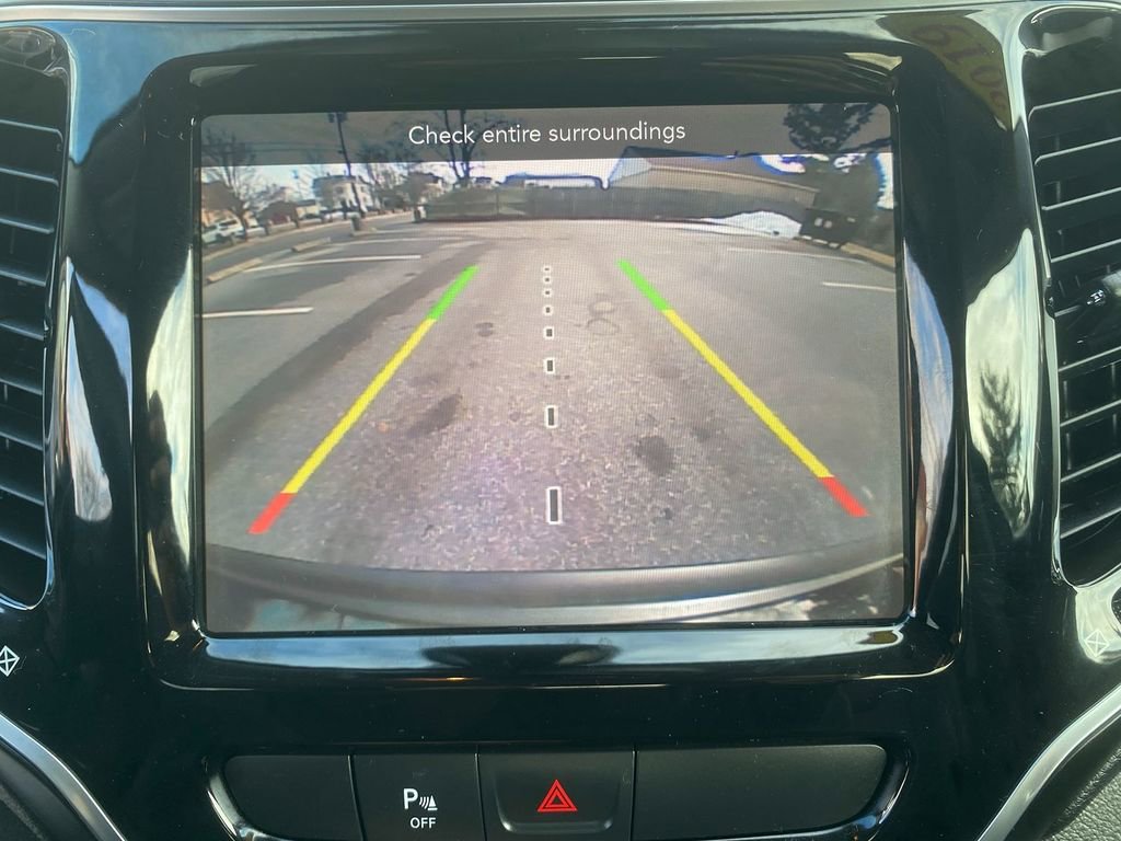 Used 2019 Jeep Cherokee Limited image 21