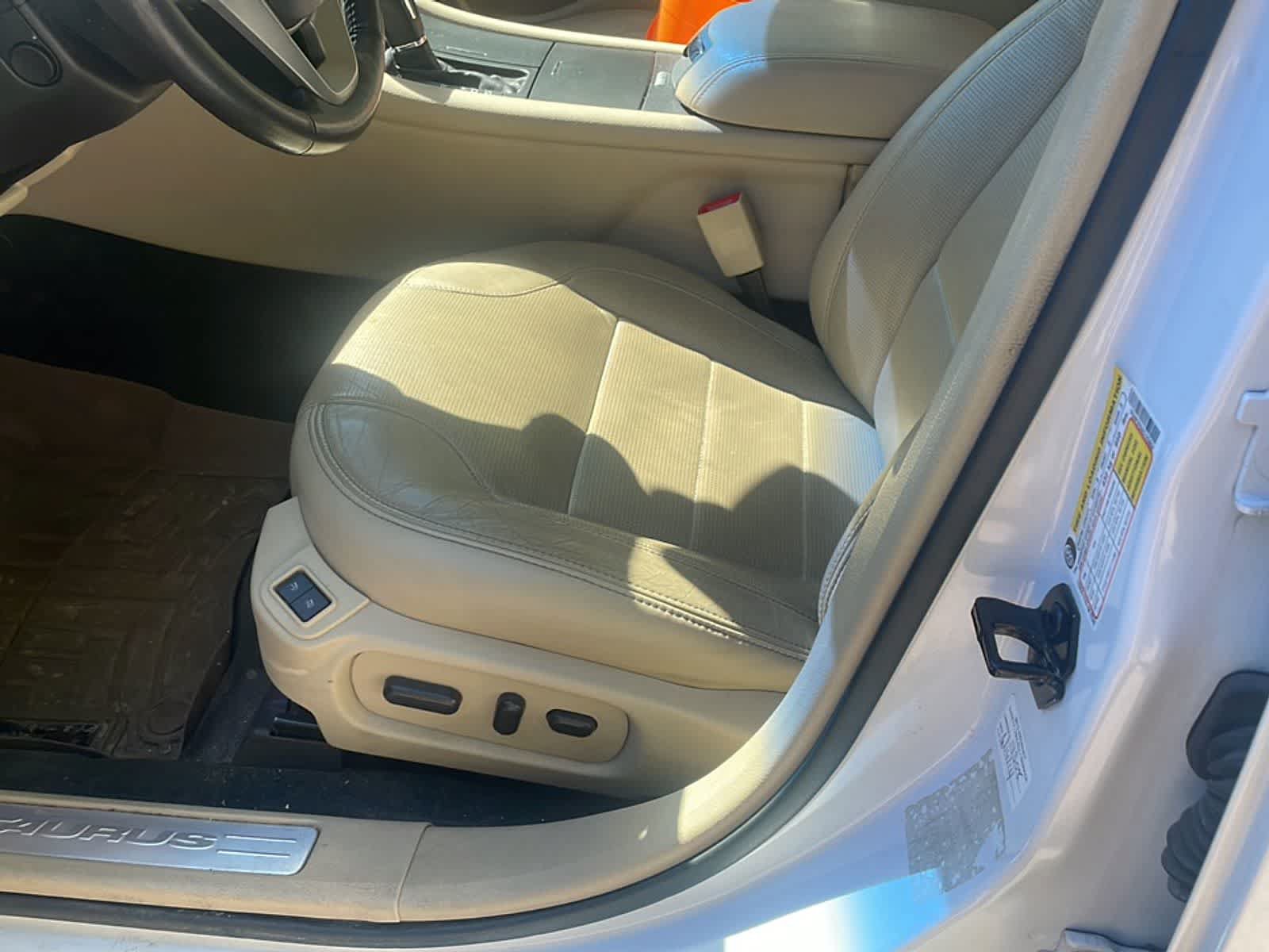 Used 2014 Ford Taurus Limited FWD image 11