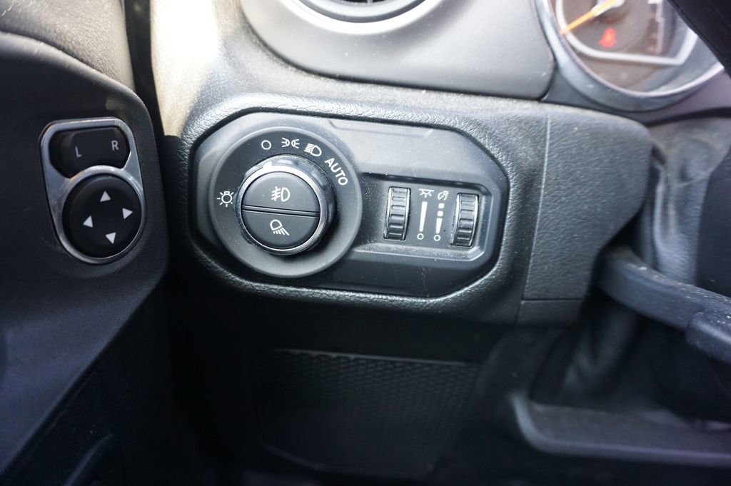 Used 2021 Jeep Gladiator Sport AWD/4WD image 5