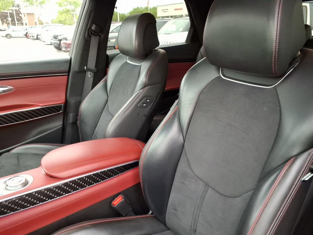 Used 2022 Genesis GV70 3.5T Sport w/ Sport Prestige Package AWD/4WD image 10